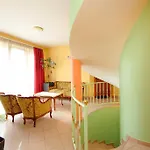 Balazs بيت ضيافة 4*